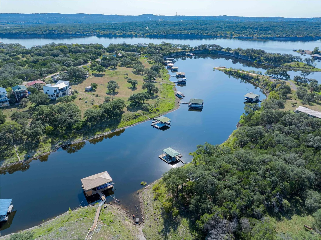 Photo of 23633 Lakeside DR