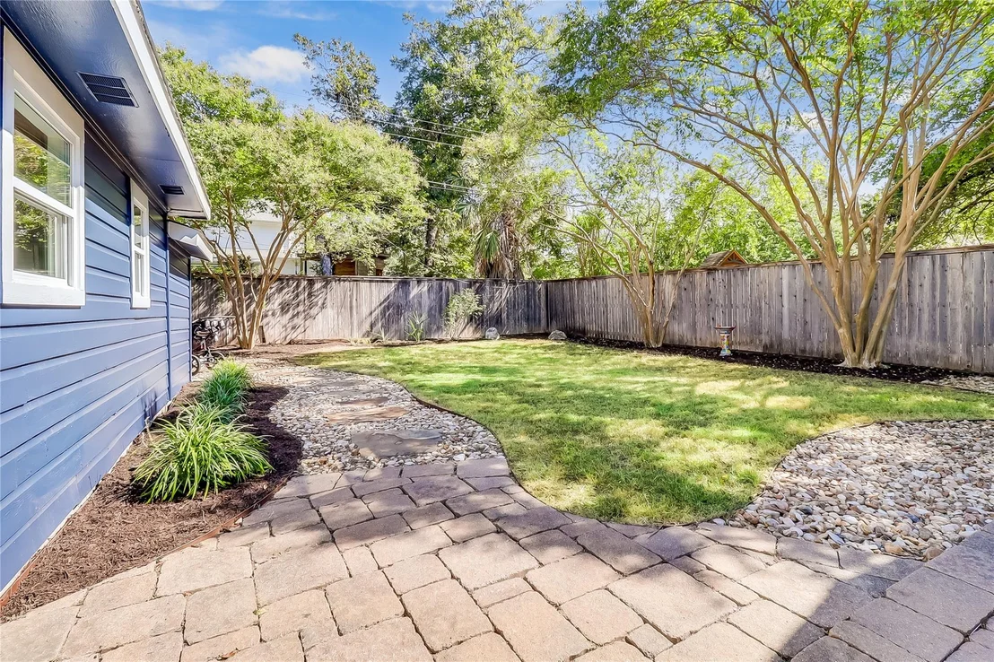 Photo of 2908 Perry LN