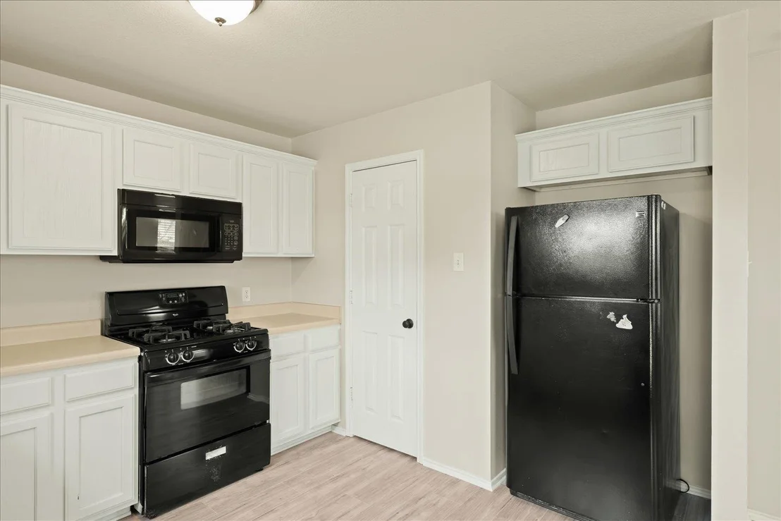 Photo of 15411 Ora LN