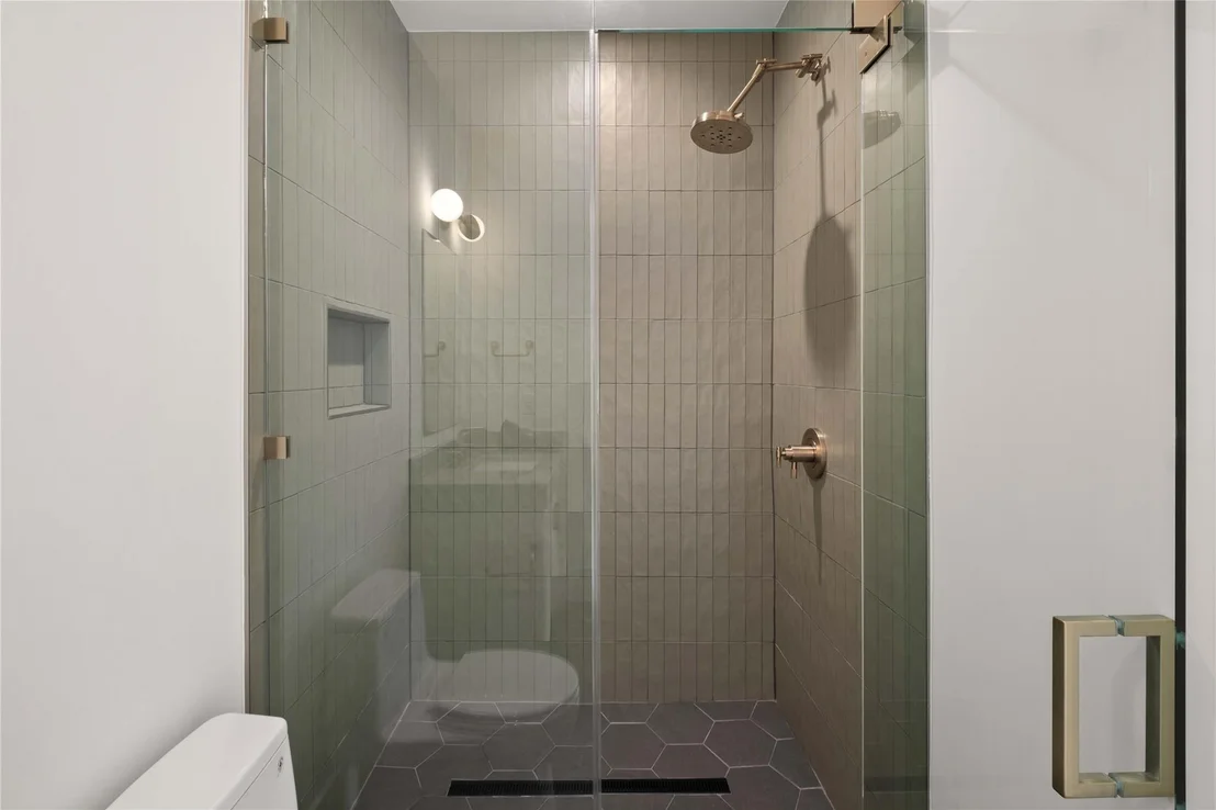Photo of 2401 Oakhaven CIR