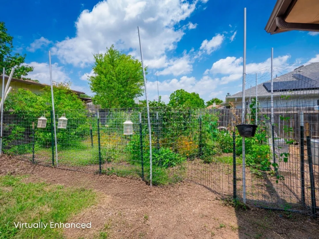 Photo of 105 Dogwood DR