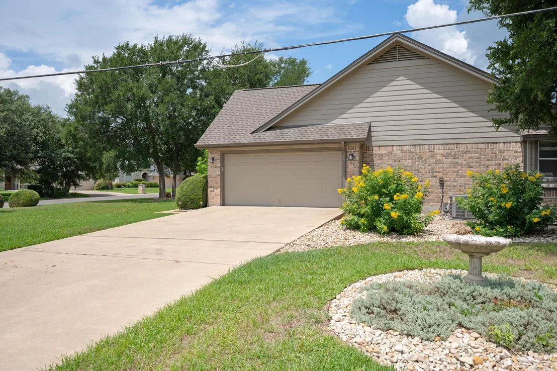Photo of 102 Stacey LN
