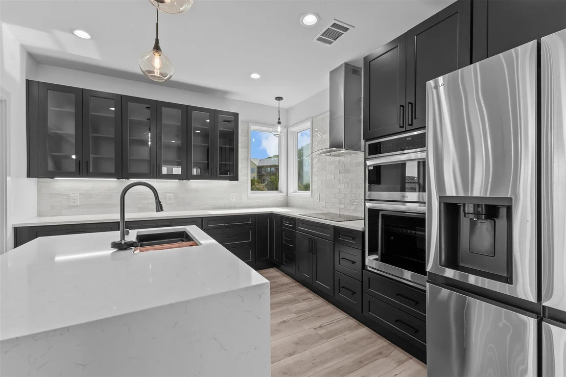Photo of 11005 Beach RD