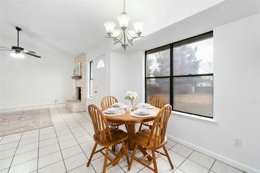 Photo of 2305 QUICKSILVER BLVD