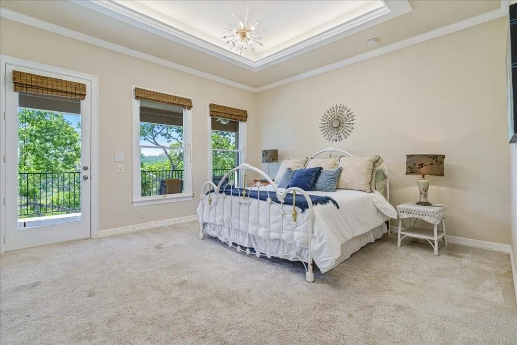 Photo of 4100 Love Bird LN