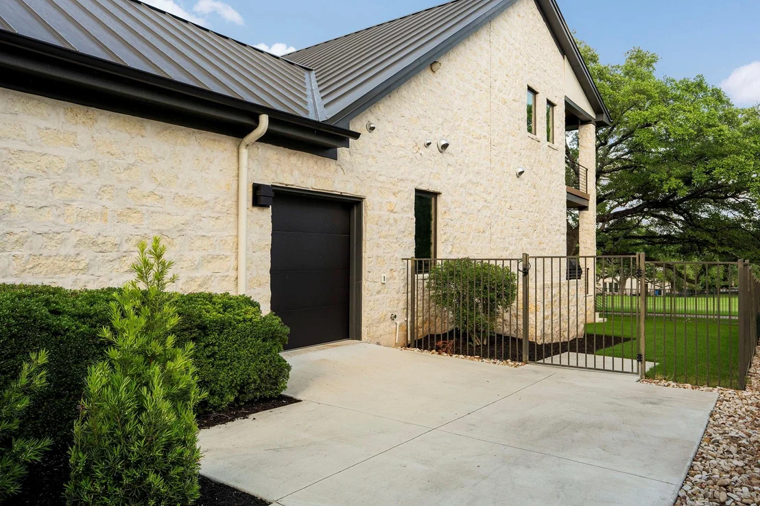 Photo of 12 Treehaven LN