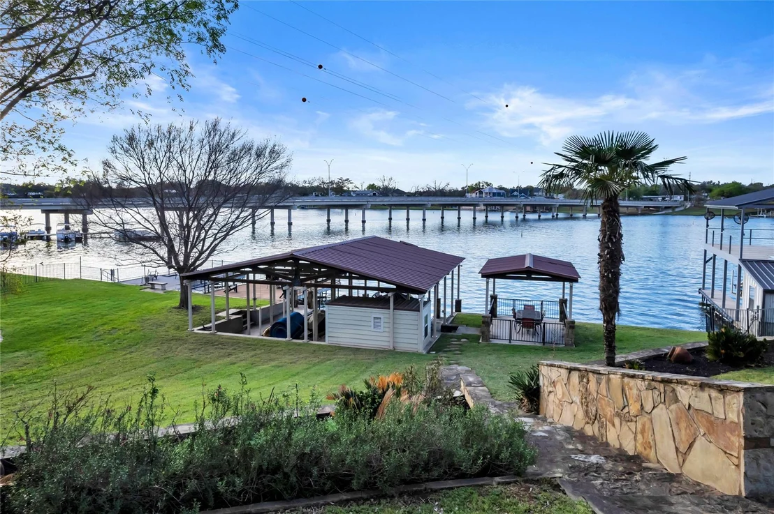 Photo of 202 Bridgepoint DR