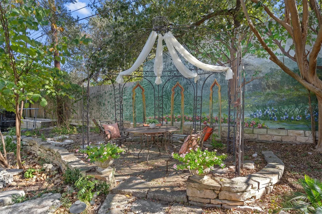 Photo of 7111 Sungate DR