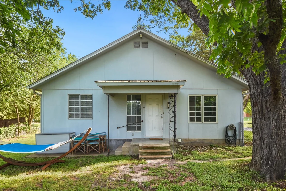 Photo of 528 Old Mcdade RD