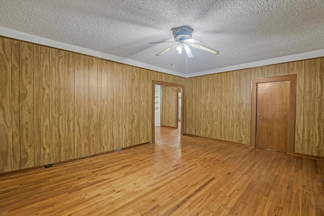 Photo of 312 W 10th ST