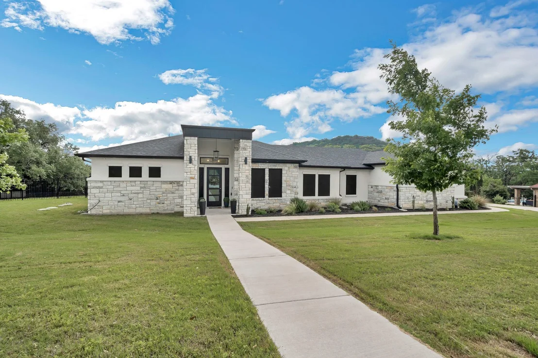 Photo of 3426 Shoreline DR
