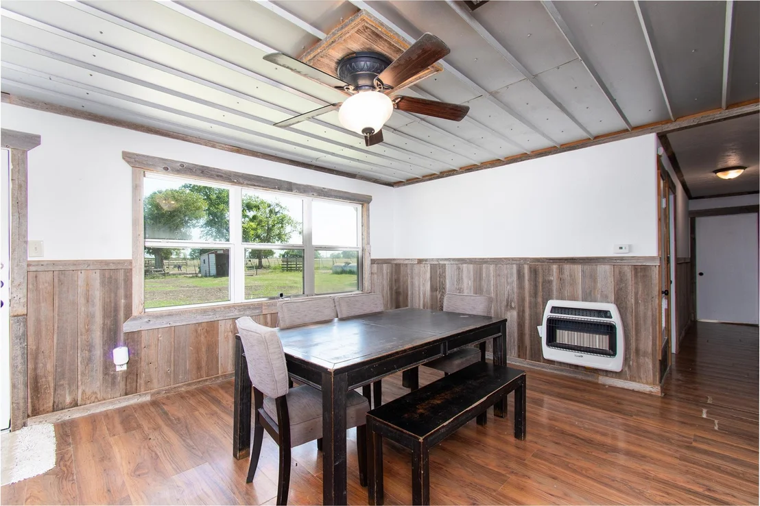 Photo of 8490 E HWY 190
