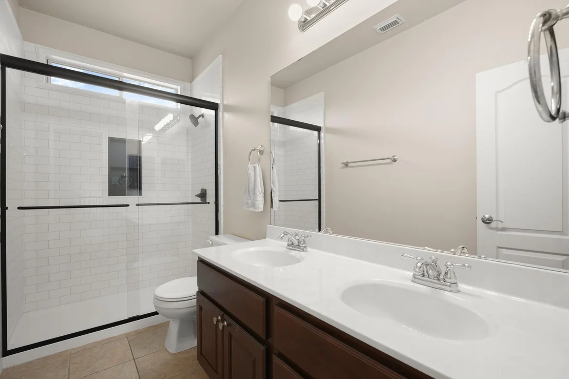 Photo of 606 Victoria DR