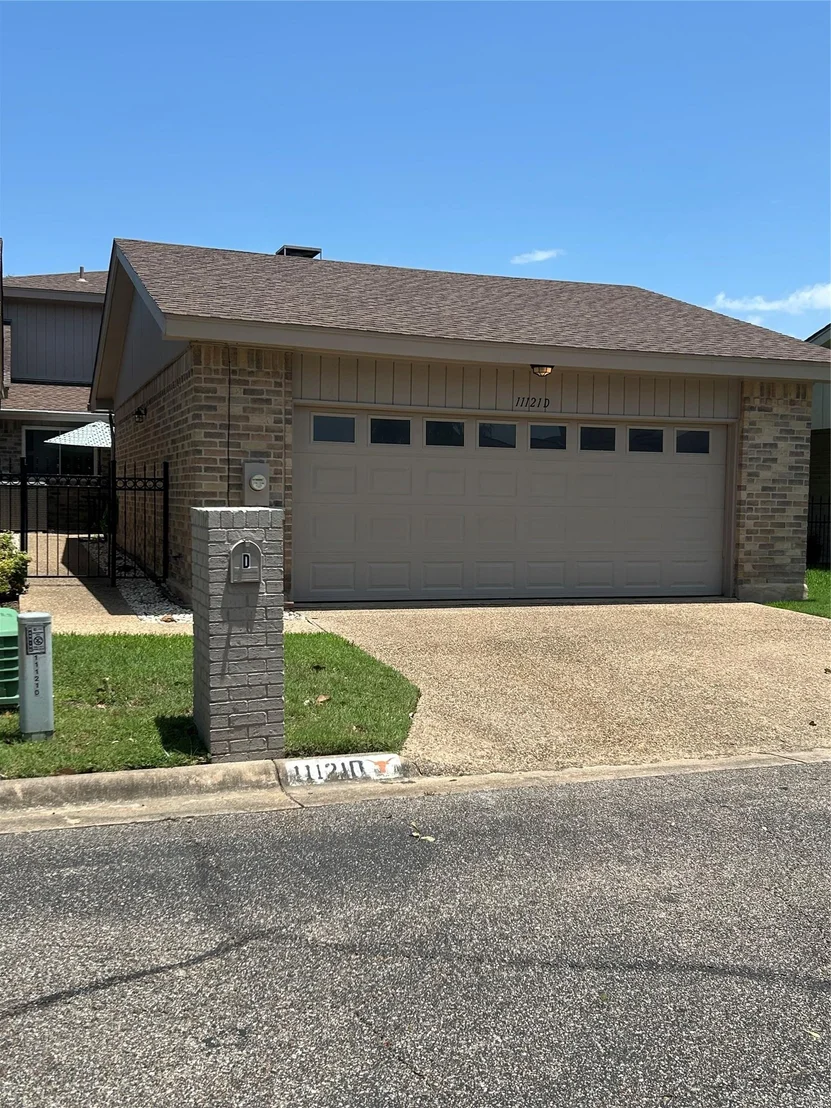 Photo of Unit D at 11121 Pinehurst DR