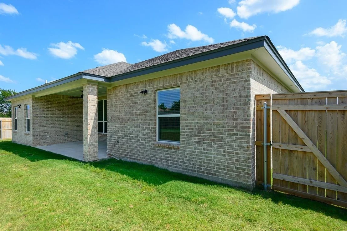Photo of 1002 Winchester DR