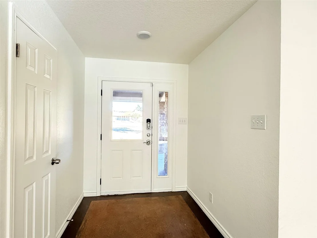 Photo of 2111 Chinaberry CIR