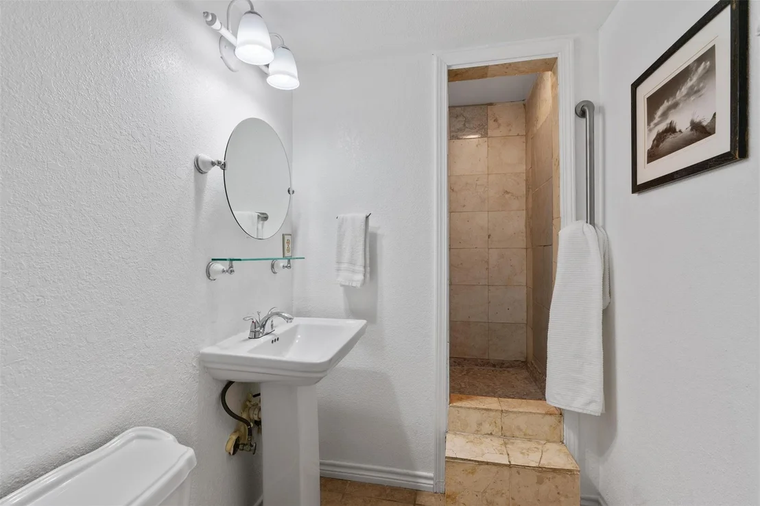 Photo of 5203 Denmans LOOP