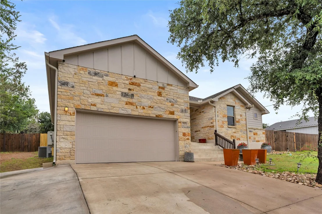 Photo of 511 Taylor DR
