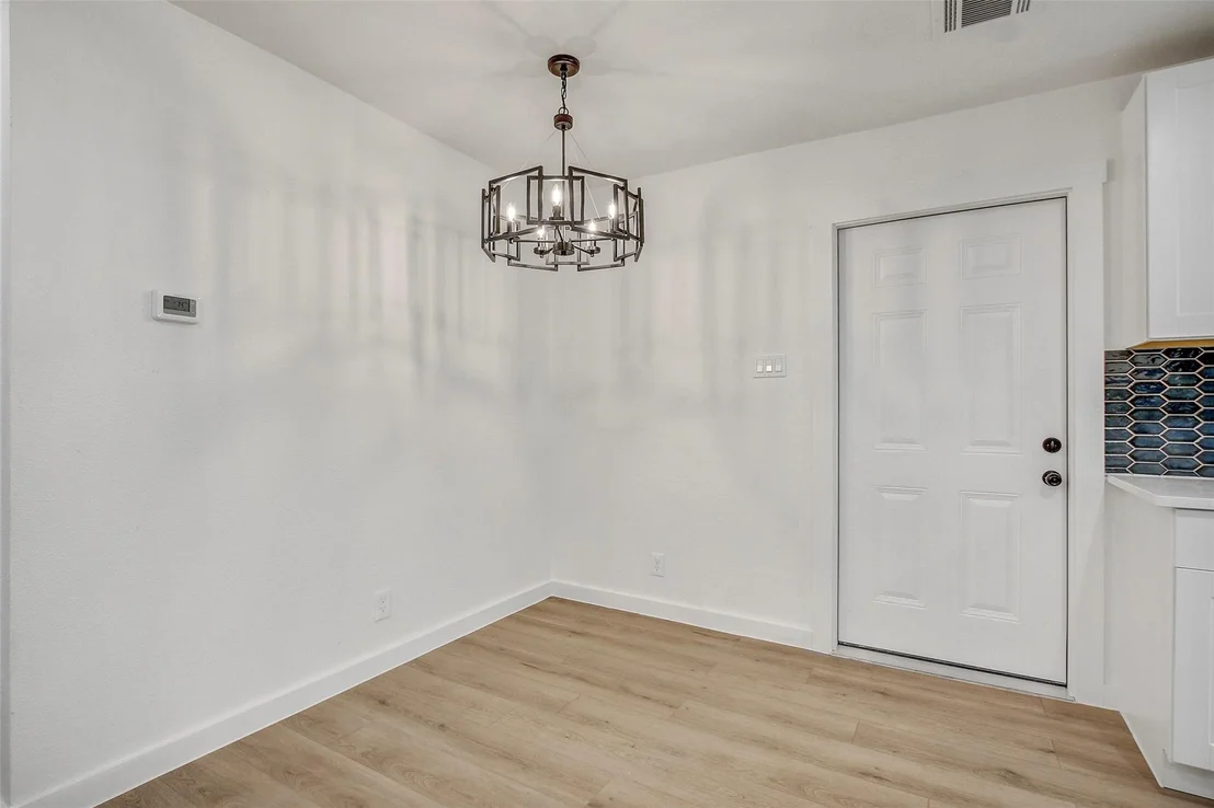 Photo of Unit A at 1402 Valleyridge CIR