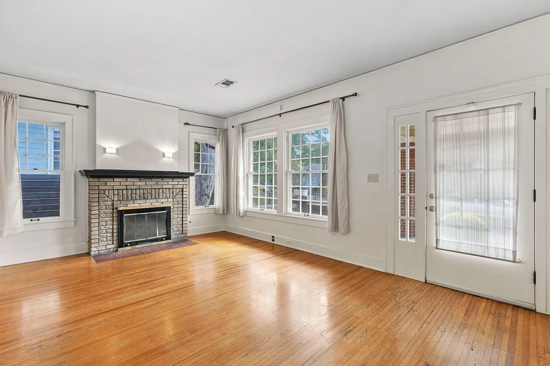 Photo of 3200 Harris Park Ave
