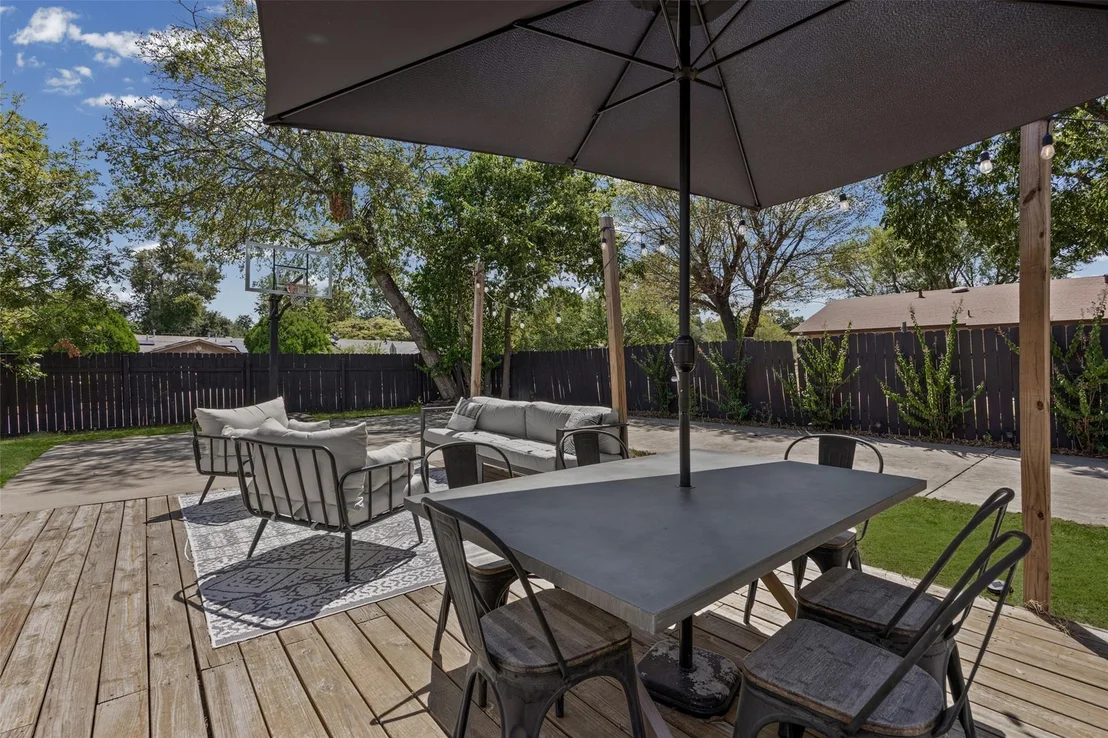 Photo of 1101 Kenyon DR