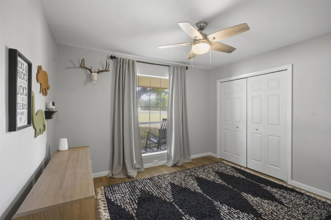 Photo of 4102 Sequoia TRL W