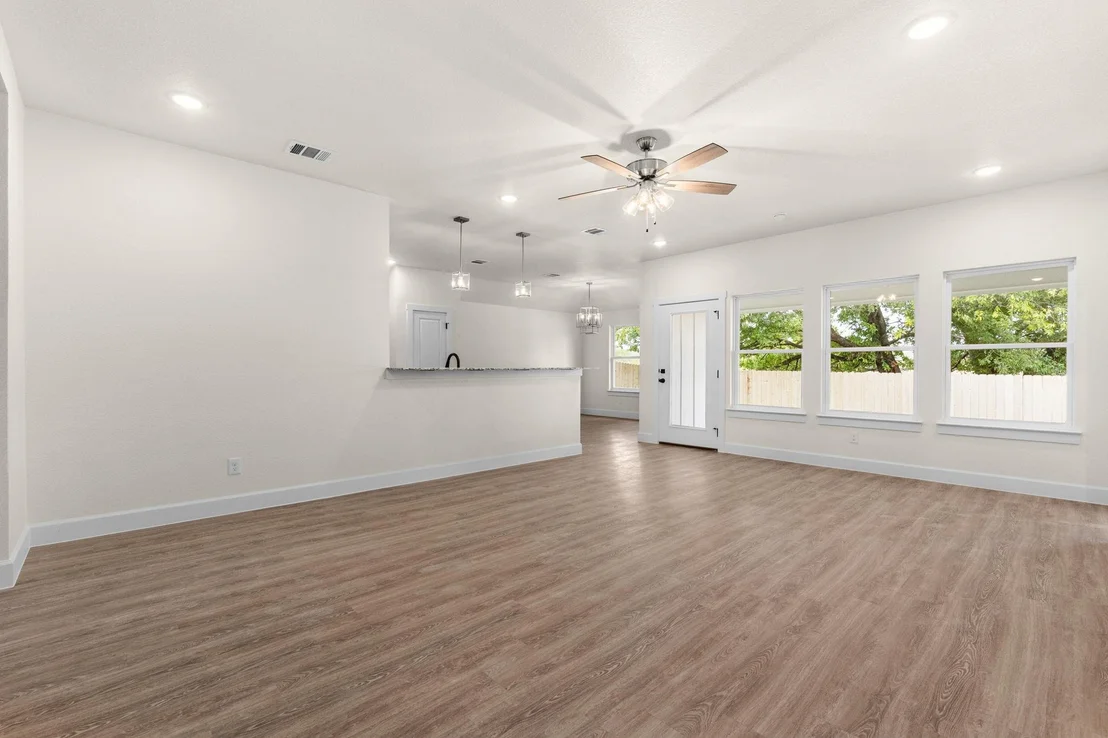Photo of 2119 Blackhawk LOOP
