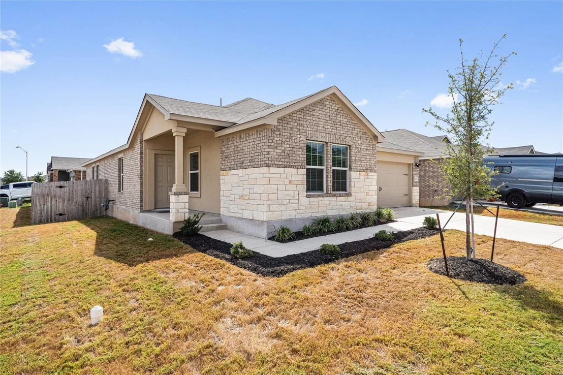 Photo of 101 Sunrise Oak CV