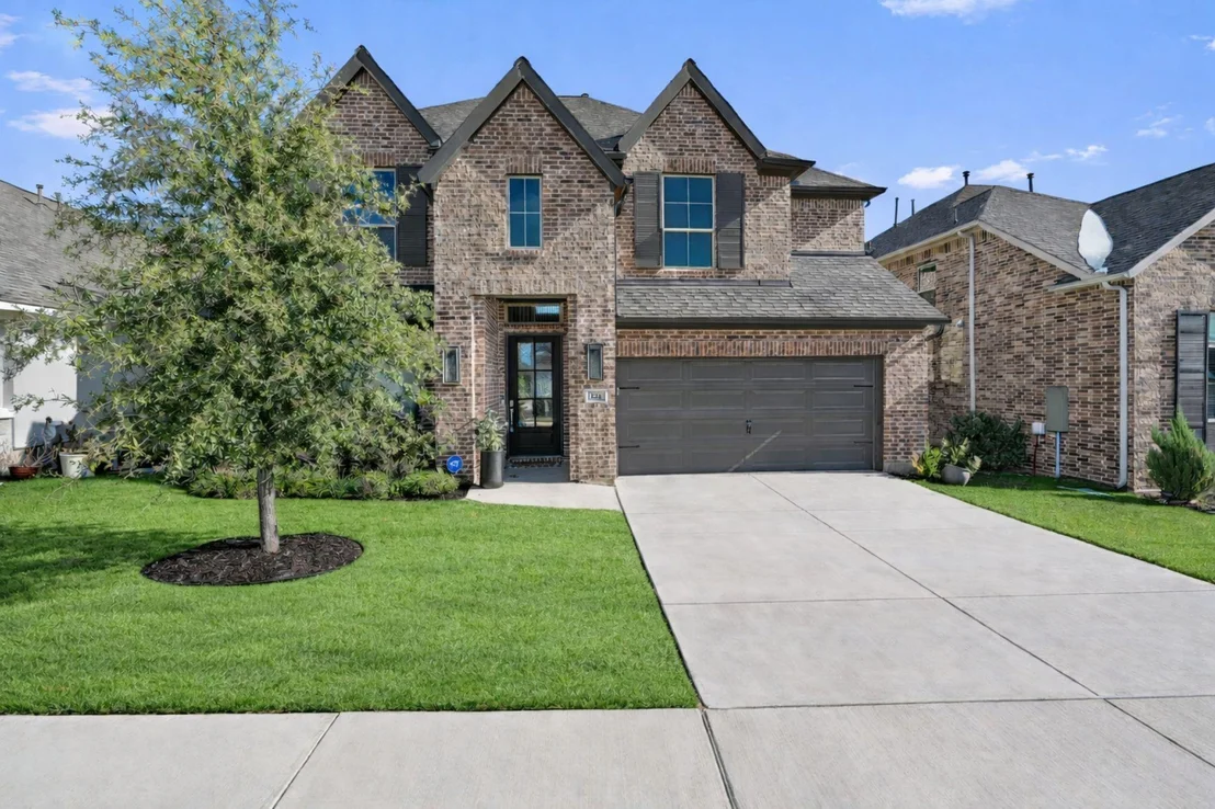 Photo of 221 Ashmore LN