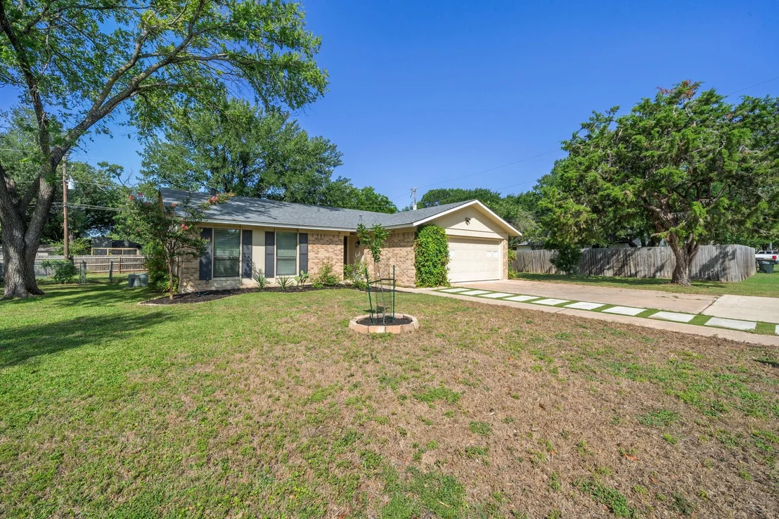Photo of 2702 Parker DR