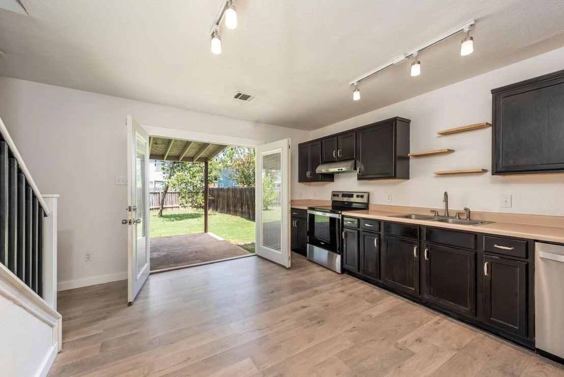 Photo of 1025 Canterbury TRL