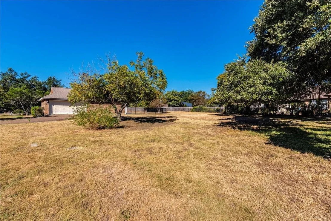 Photo of 705 Pine Siskin DR