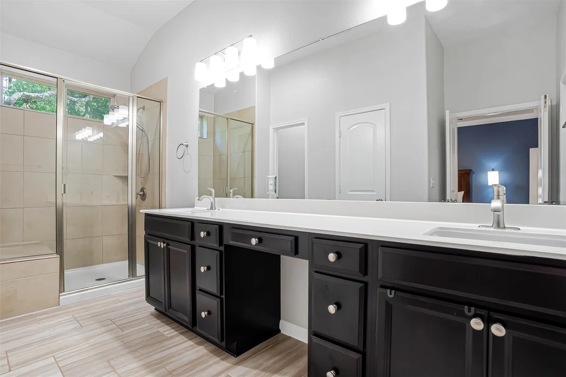 Photo of 1233 Peregrine WAY