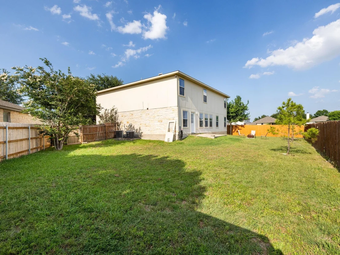 Photo of 235 Herrera TRL