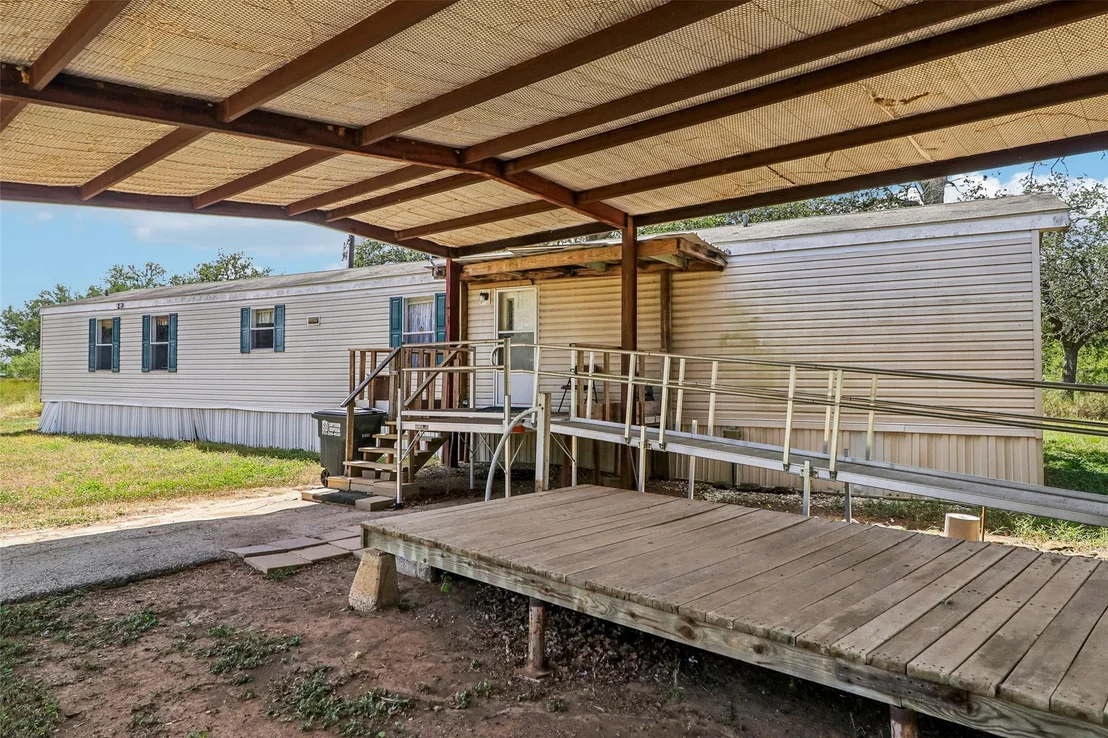 Photo of 716 W County Road 109 RD