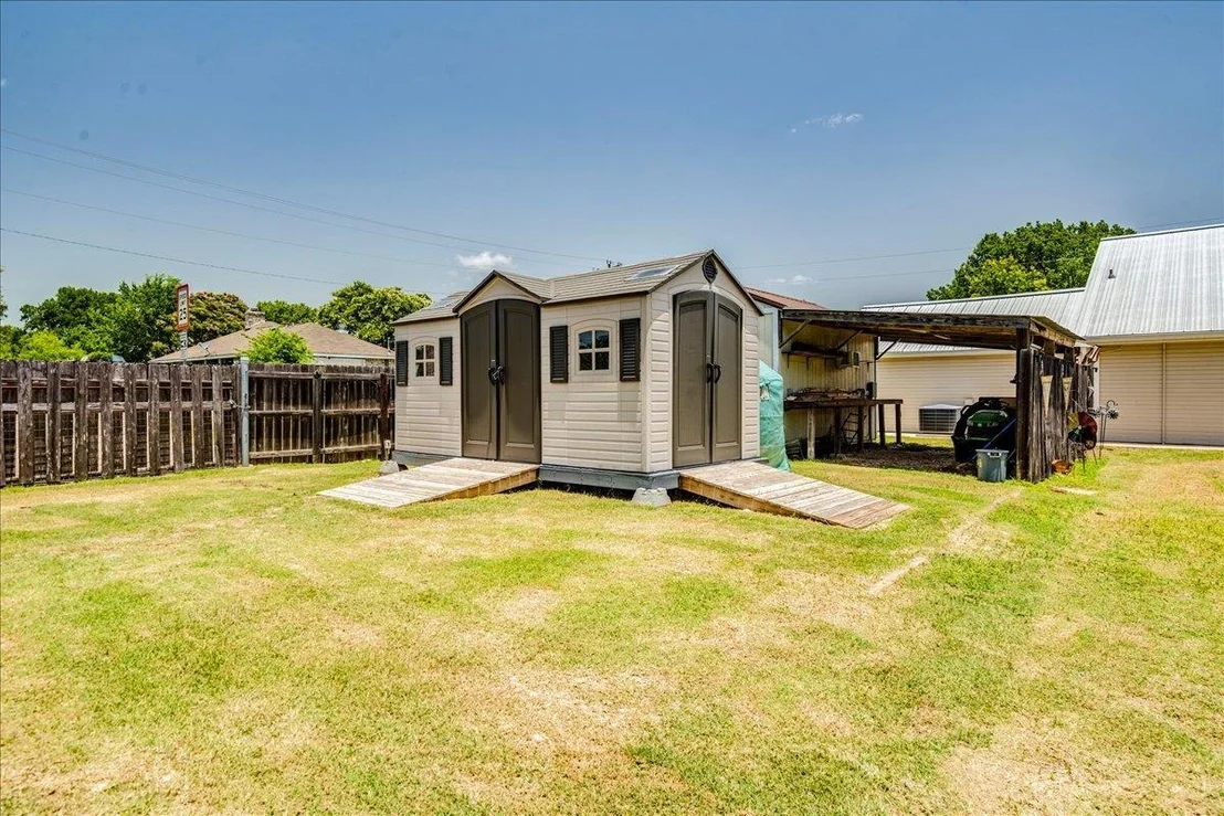 Photo of 301 Verbena DR