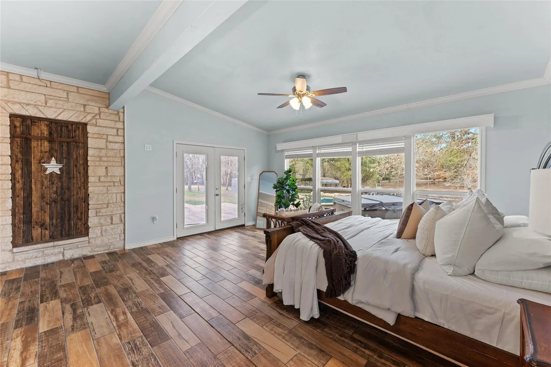 Photo of 1060 Great Oaks DR