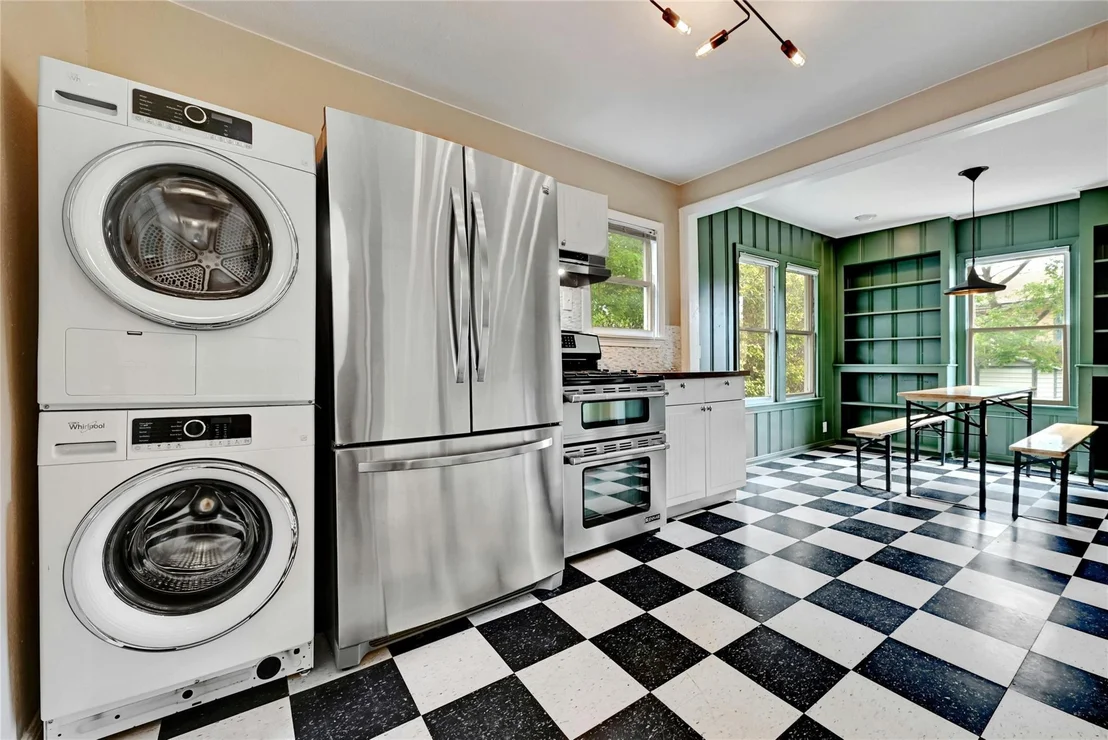 Photo of 5319 Harmon Ave