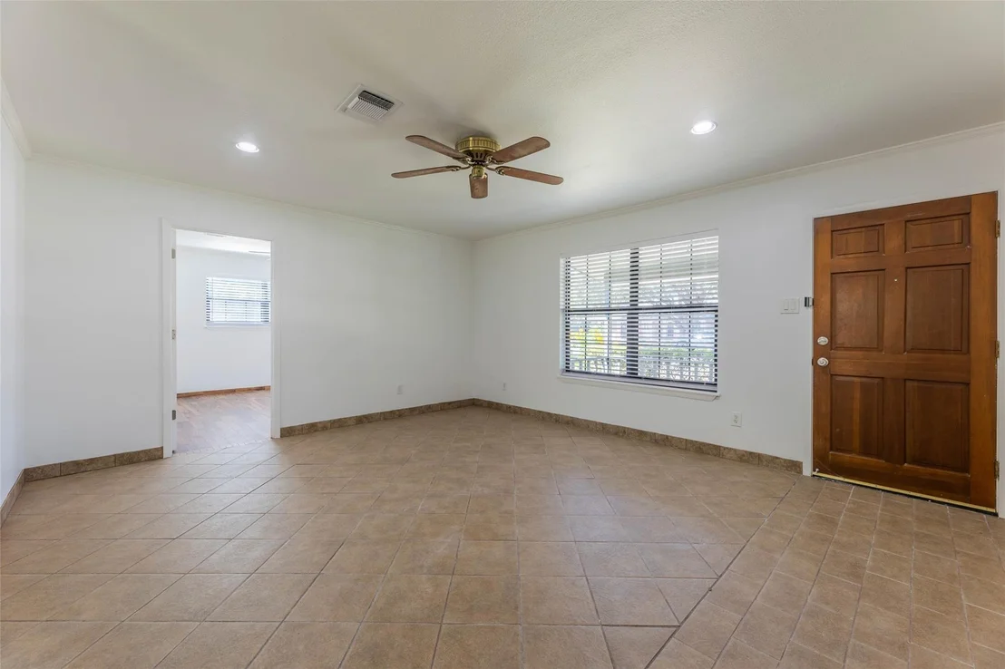 Photo of 1204 Barbara DR