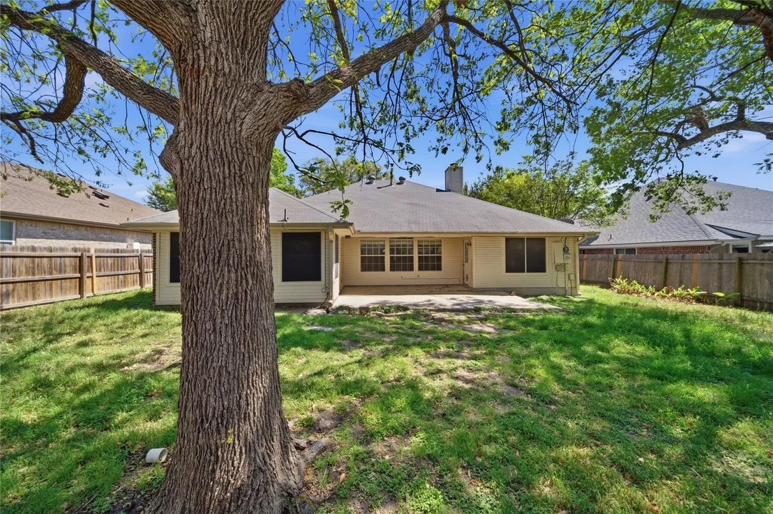 Photo of 1014 Pine Creek DR