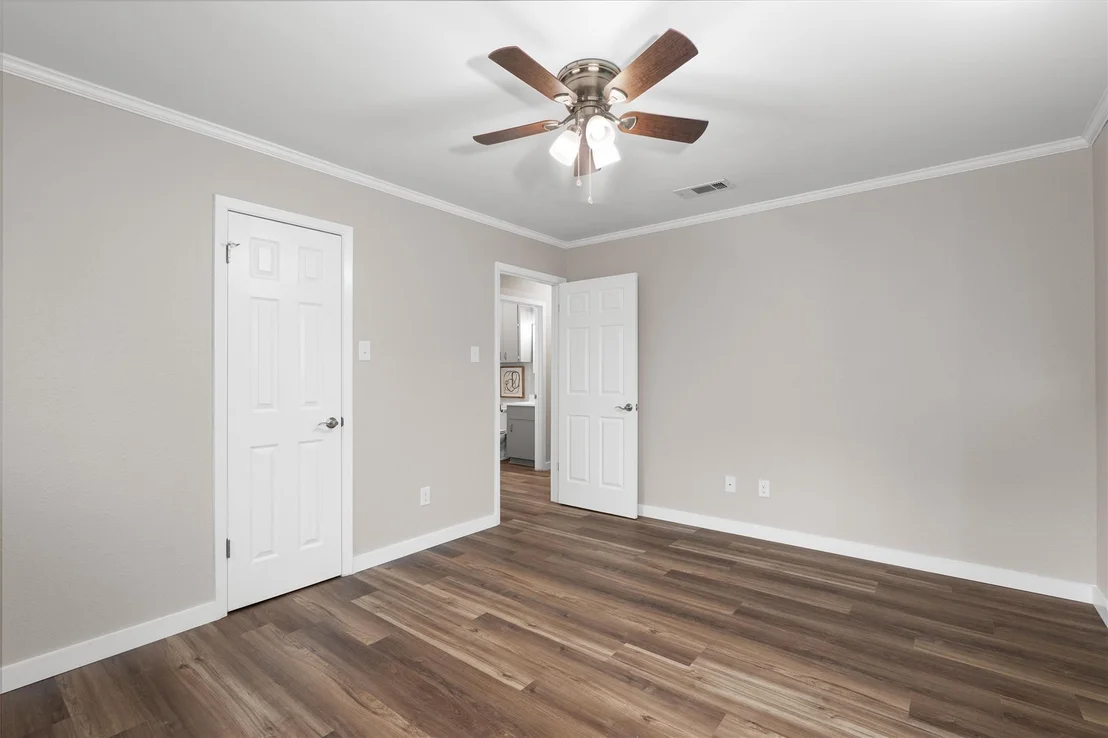 Photo of 110 Live Oak DR