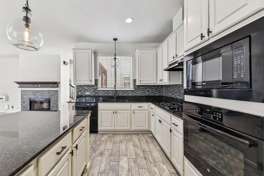Photo of 3998 Lord Byron CIR