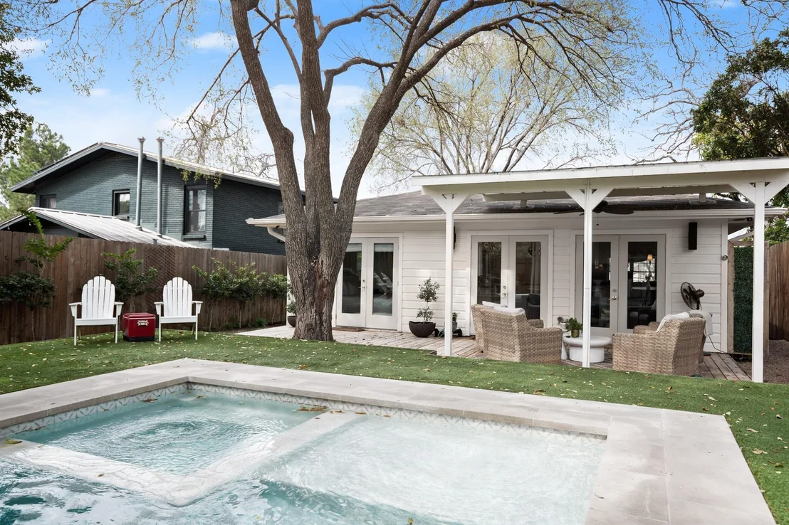 Photo of 2109 Travis Heights BLVD