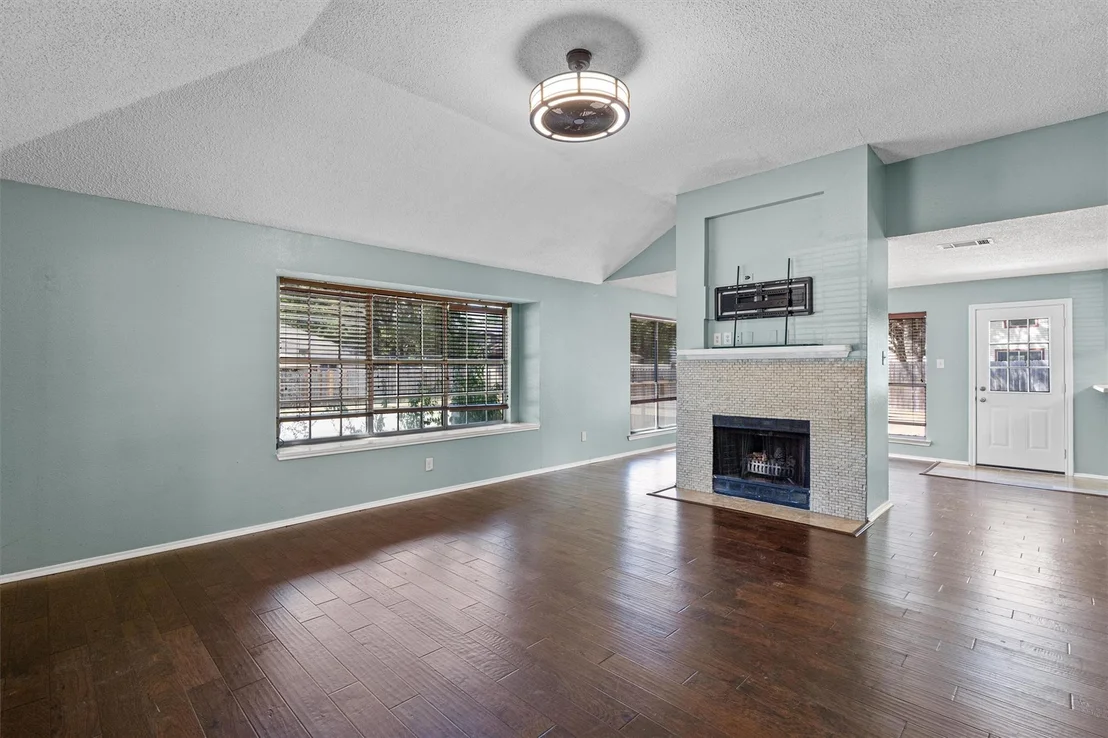 Photo of 4700 Fallenash DR