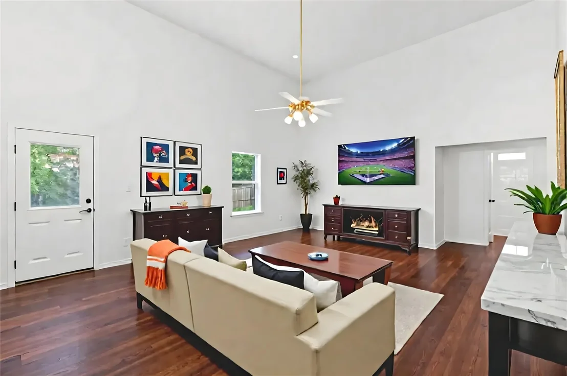 Photo of 2571 Georgian DR