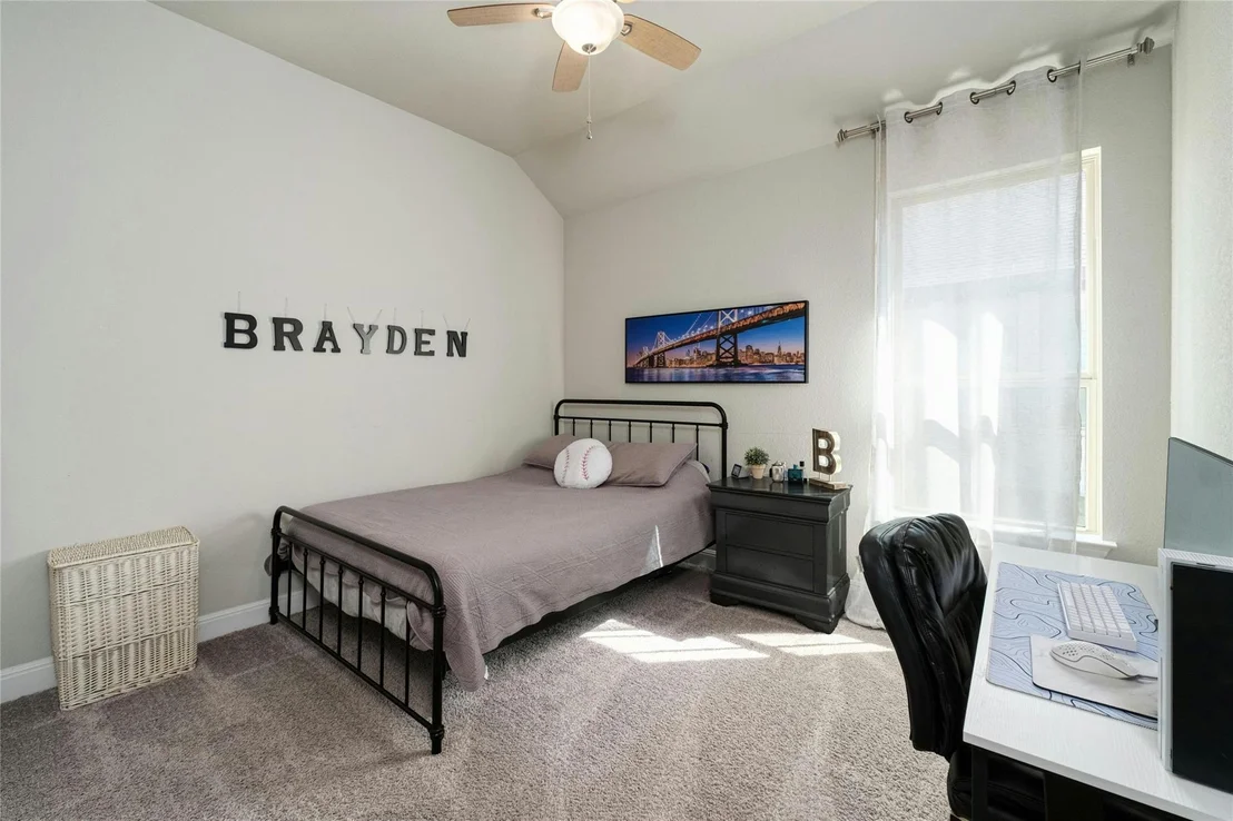 Photo of 401 Jacksdaw DR