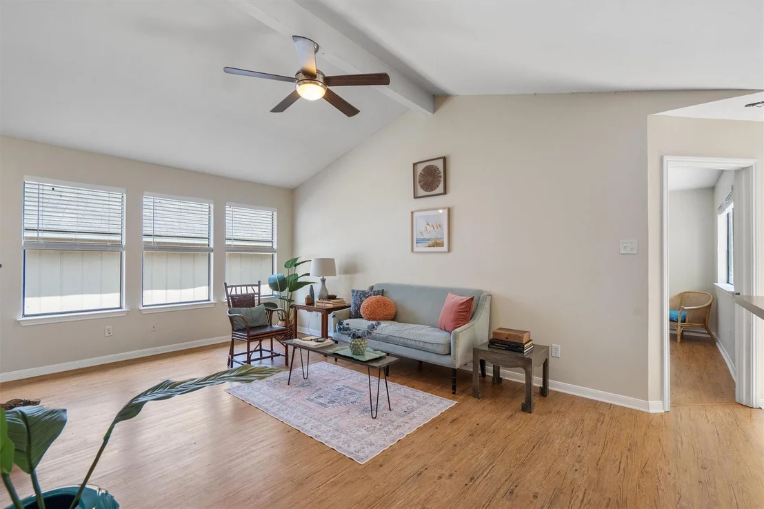 Photo of 1809 Heatherglen LN