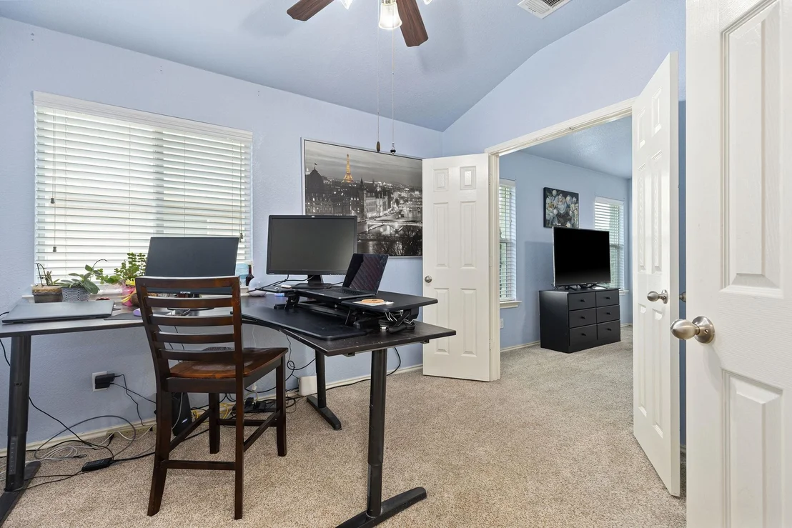 Photo of 327 Comal RUN