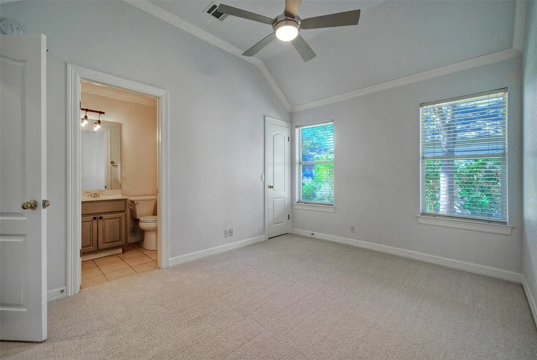 Photo of 10833 Olympia Fields LOOP