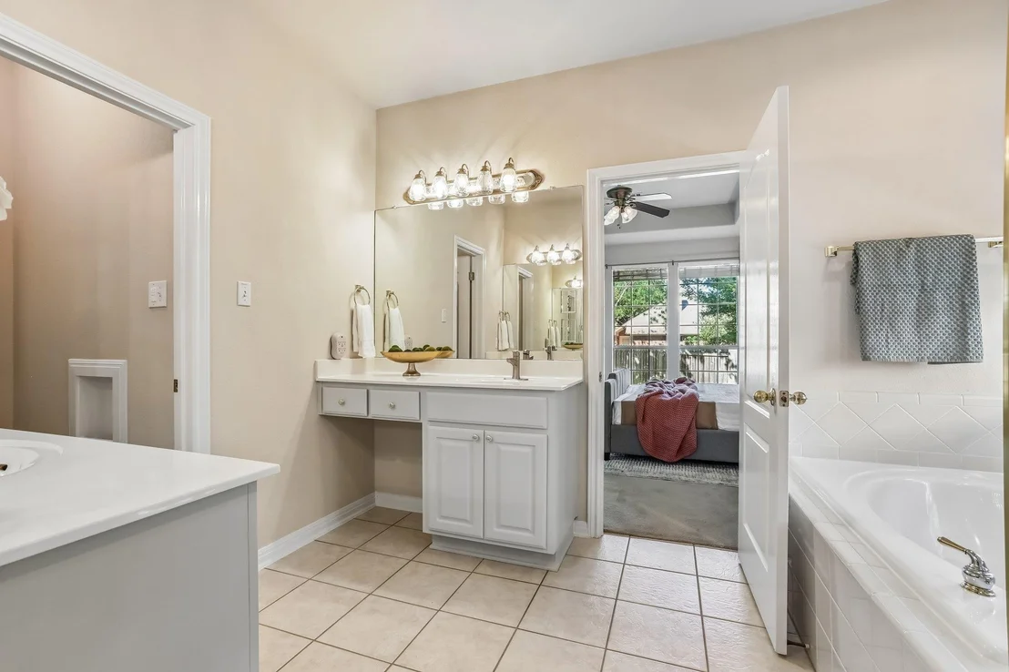 Photo of 15008 Thatcher DR
